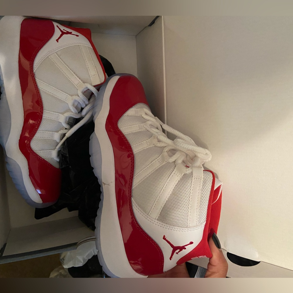 Cherry air jordan 11’s